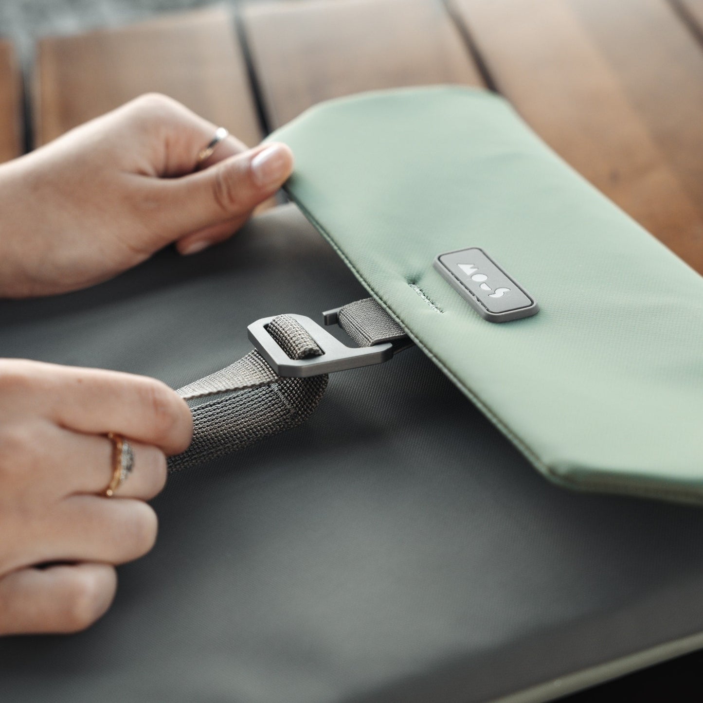 Sage Universal Sleeve - US 7212